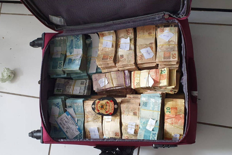 PF apreende mais de R$ 1 milhão em dinheiro vivo em residência de suspeito de fraudes na Codevasf