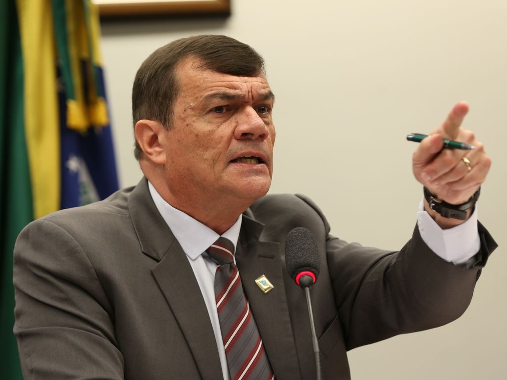 Apuração paralela proposta por ministro da Defesa é desculpa para tentativas golpistas