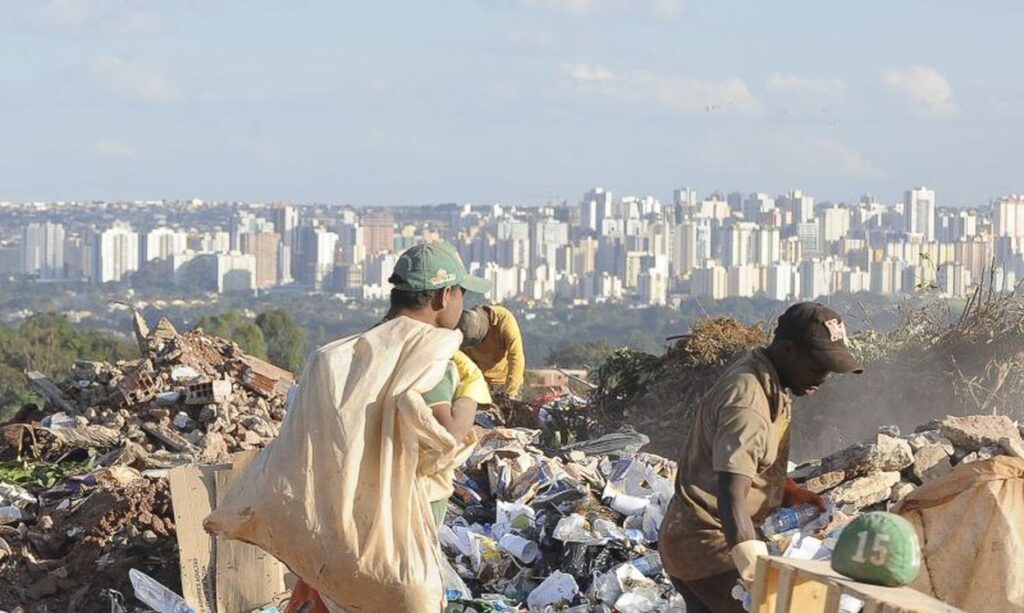 Inflação de alimentos continua aumentando, gerando cada vez mais fome no Brasil