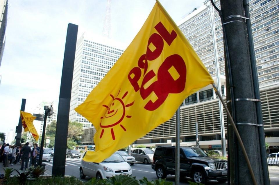 Bandeira do PSOL na Avenida Paulista