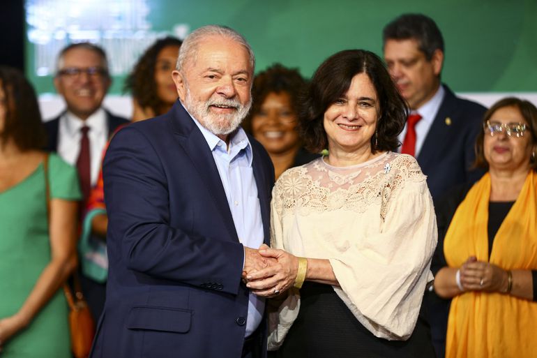 Nísia Trindade como ministra da saúde abre possibilidade de recuperação do SUS