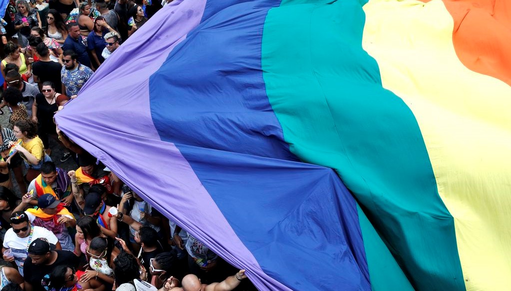 Rio de Janeiro - 22ª Parada do Orgulho LGBTI, na Praia de Copacabana. (Tânia Rêgo/Agência Brasil)