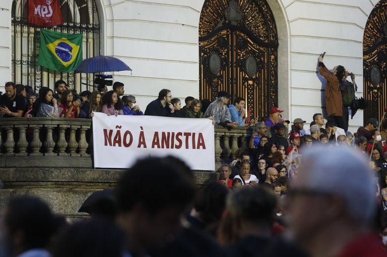 Professoras e professores de Educação Física dos Institutos Federais publicam manifesto em defesa da Democracia