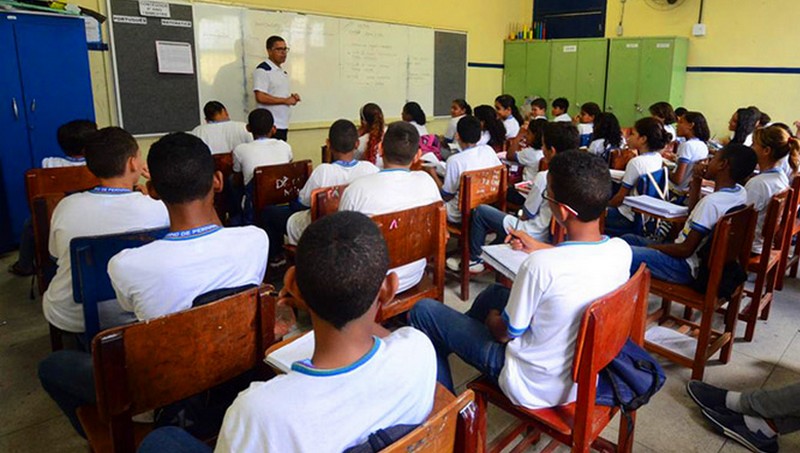 Com disciplinas fake, Reforma do Ensino Médio é um desastre! Revogação já!