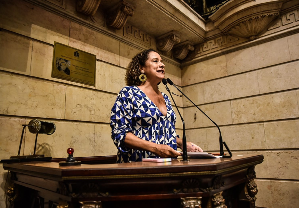 Luciana Boiteux entrega medalhas Chiquinha Gonzaga a três mulheres de luta (17/03)