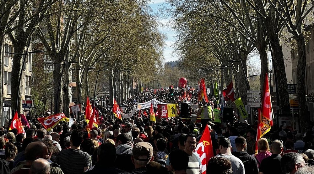 Crise previdenciária (França): Ainda estamos aqui, Macron, a sua hora vai chegar!