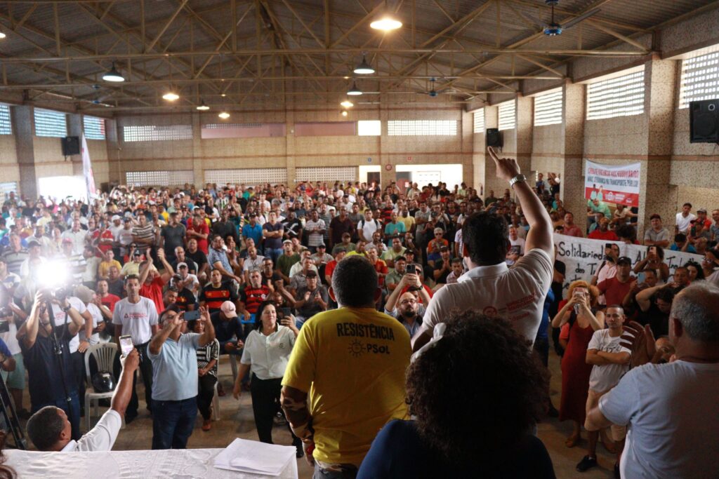 Em assembleia histórica, rodoviários de Recife dão recado para a Urbana-PE e Governo Raquel Lyra (PSDB): “a greve continua!”