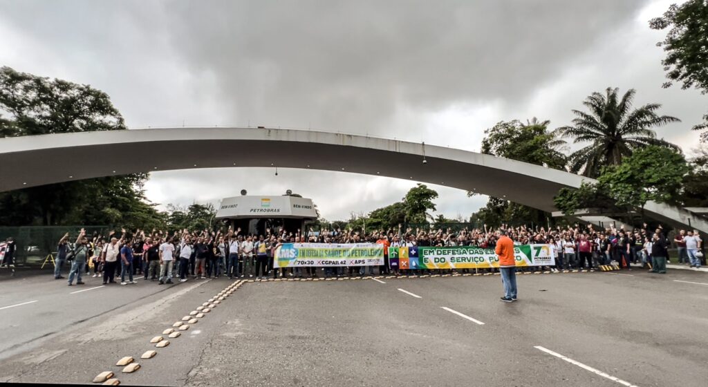 Petroleiras e petroleiros avançam na reconquista de direitos e na reconstrução da Petrobras