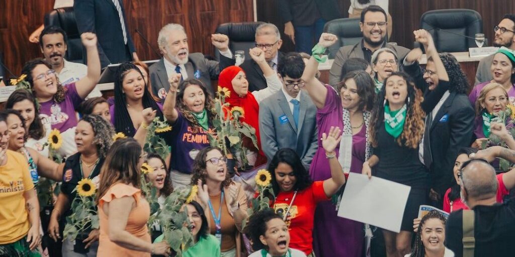 Iniciamos o mês de março com ocupação feminista na Câmara de Vereadores de Fortaleza