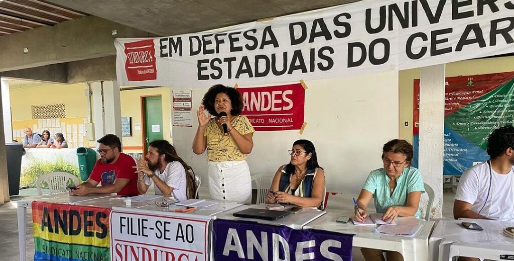 Universidades estaduais do Ceará deflagram greve