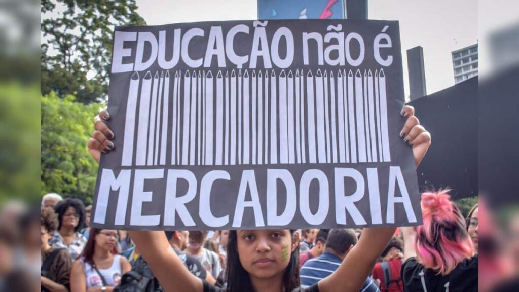 Depois da COPEL, governo Ratinho Jr (PSD) quer privatizar as escolas do Paraná