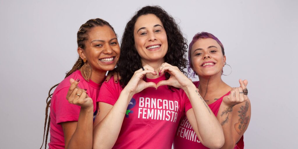 Por mais mulheres de luta na política!