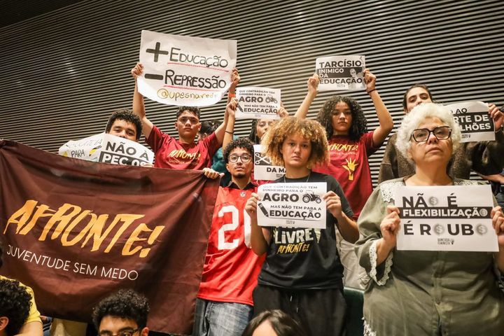 A urgente luta contra o confisco: o papel central dos estudantes secundaristas na defesa da educação pública