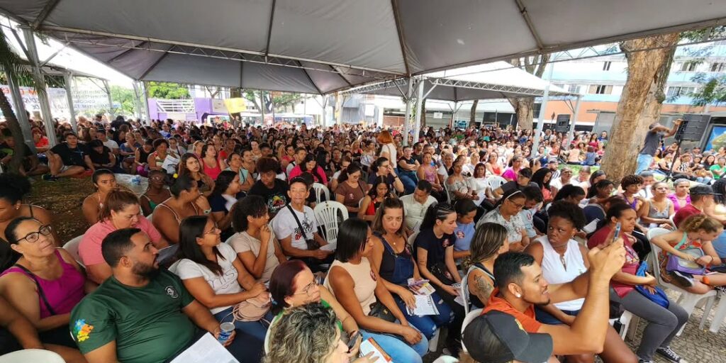 Cercar de solidariedade a greve dos trabalhadores terceirizados da educação de Belo Horizonte