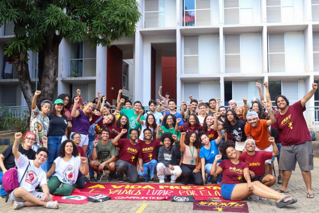 Por um movimento estudantil, na UFMG e na UNE, responsável e conectado com as tarefas da nossa geração!
