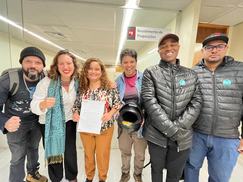 Deputada do PSOL quer instituir Política de Proteção Social a  entregadores por app em MG