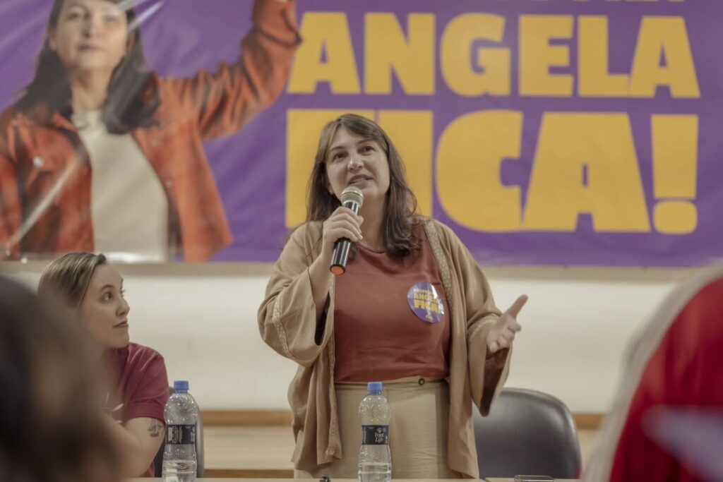 Curitiba-PR: Professora Ângela fica!