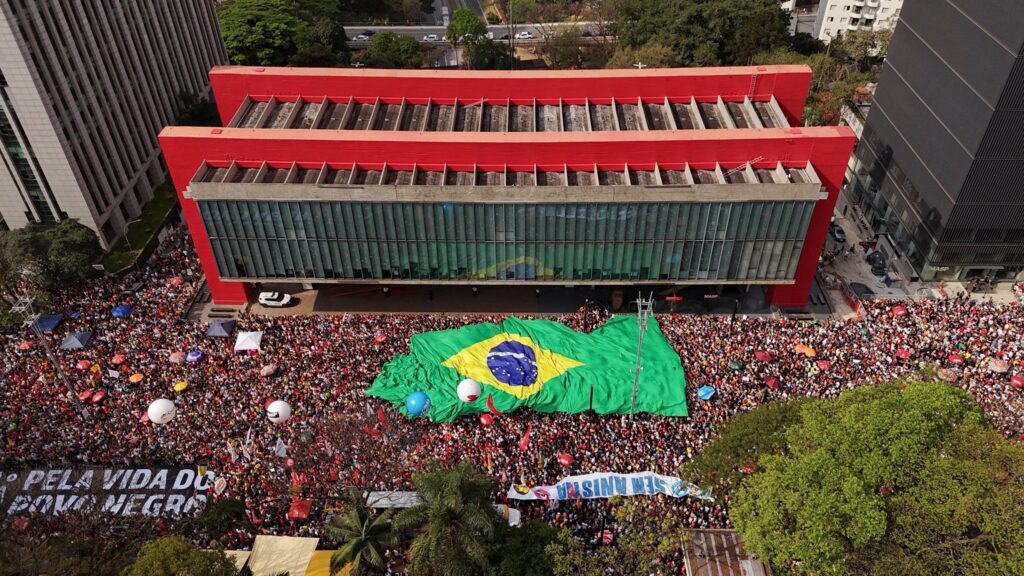 As ruas dão voz à maioria