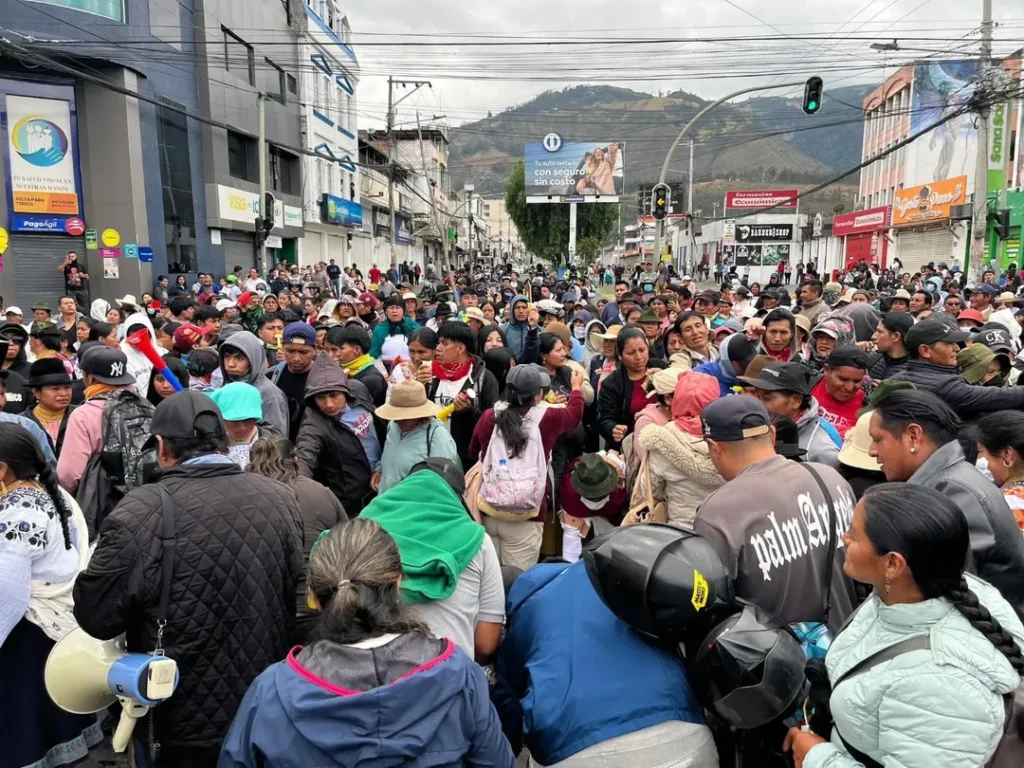 Equador: Greve Geral contra Noboa e seu projeto de ditadura
