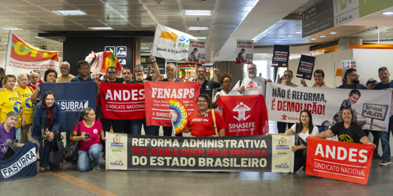 Barrar a reforma administrativa: tarefa urgente da esquerda brasileira ainda em 2025