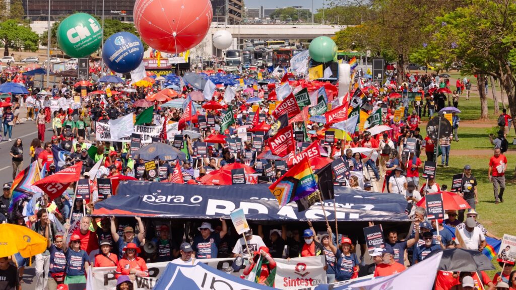 Marcha à Brasília mobiliza classe trabalhadora contra a Reforma Administrativa e força recuo no Congresso Nacional