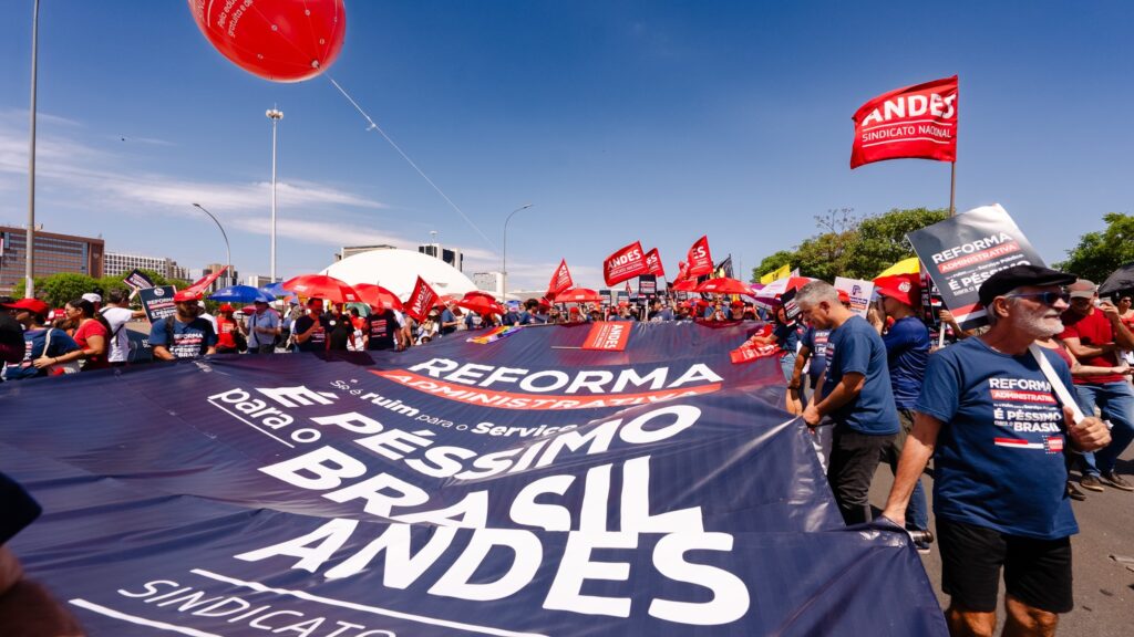 O orçamento em jogo: a reforma administrativa cria falsos vilões para esconder os verdadeiros algozes