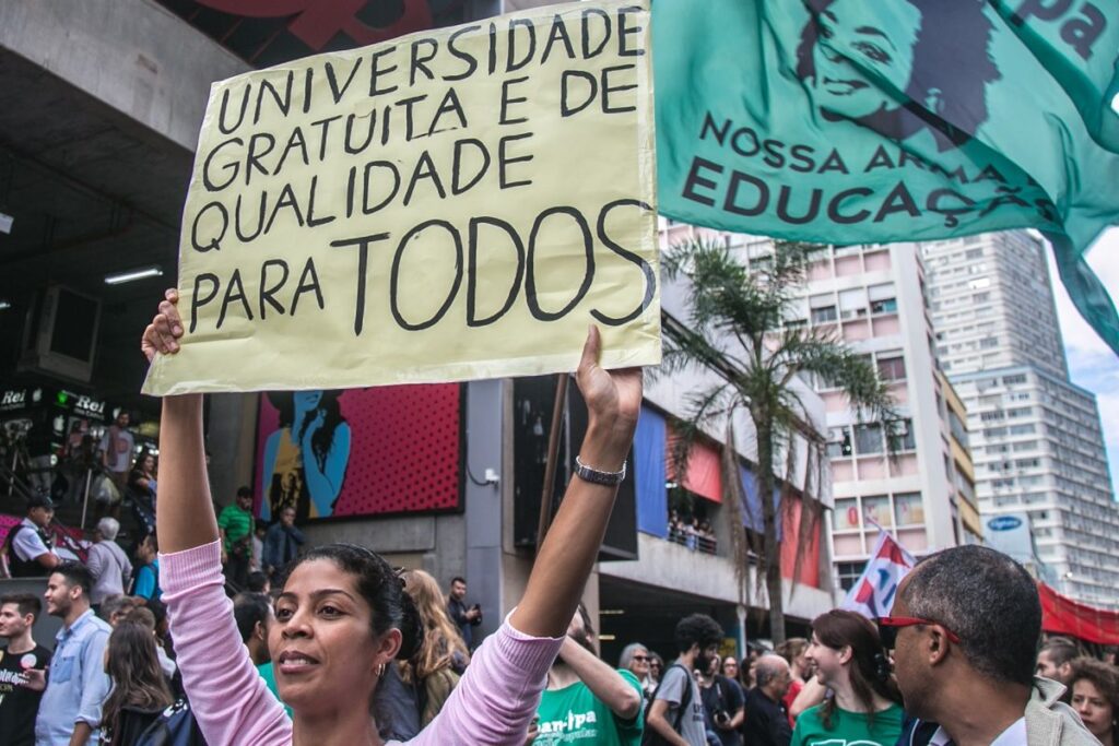 Universidade para o povo: ousadia, acesso e soberania