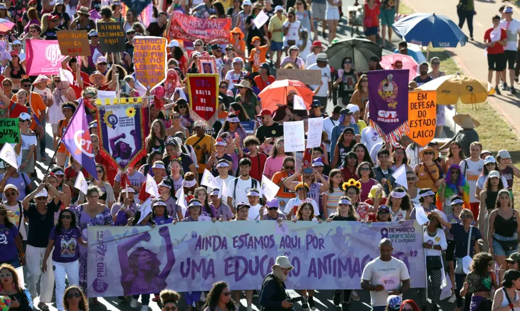 10 anos de levante feminista: o passado é janela para o futuro