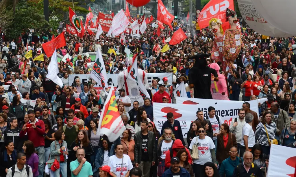 1º de Maio: construir unidade, lutar por melhores salários e direitos para o povo