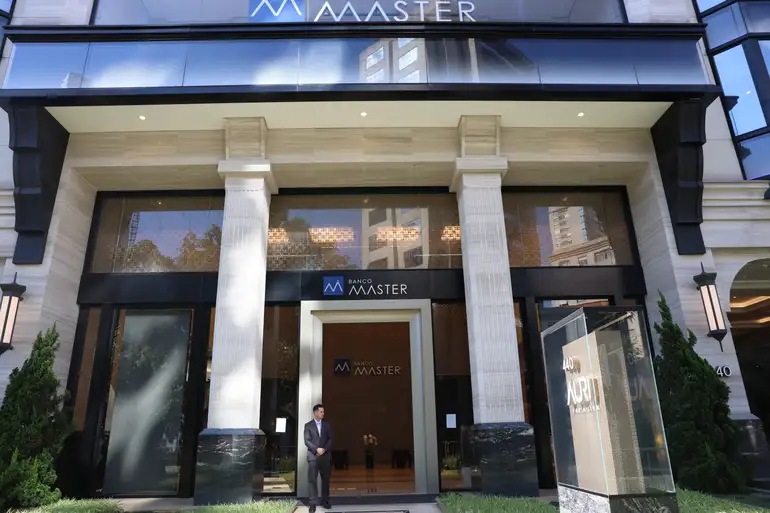 Cinco fatos que comprovam o envolvimento direto do bolsonarismo com o escândalo do Banco Master