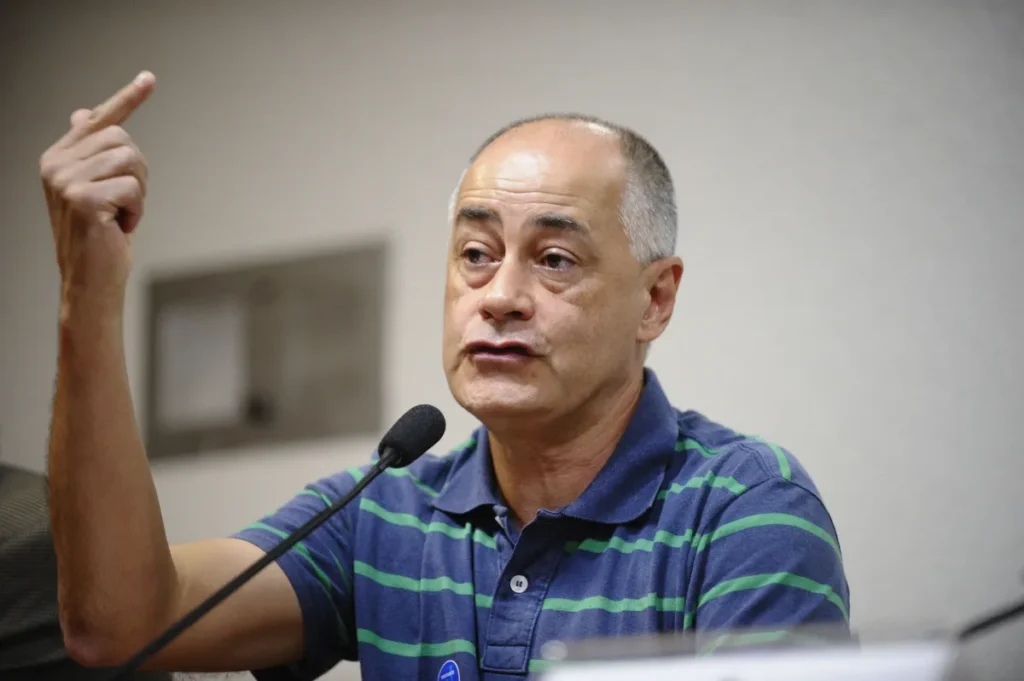 Em defesa de José Maria de Almeida