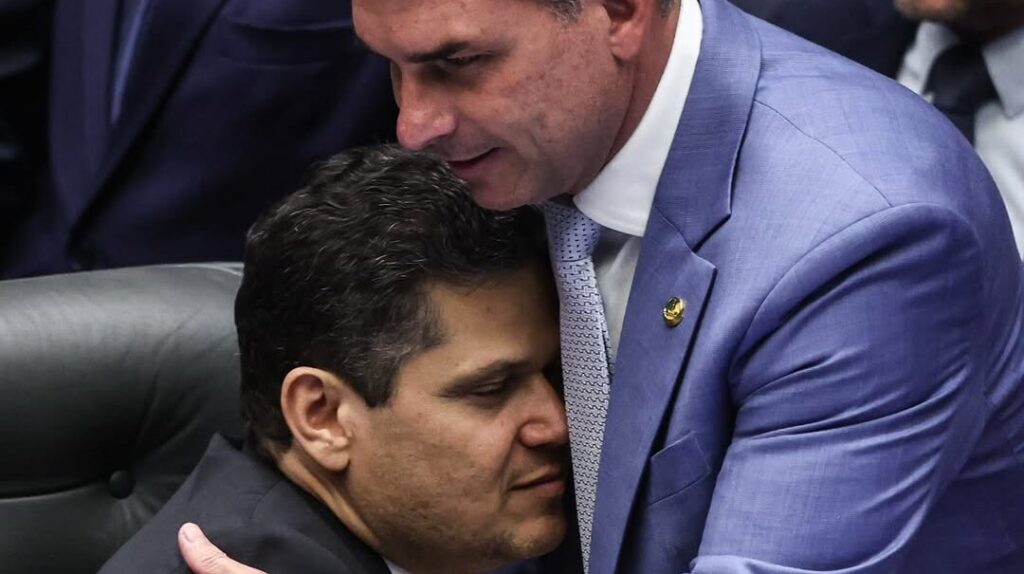 O governo deve retomar a ofensiva contra o centrão e a extrema direita