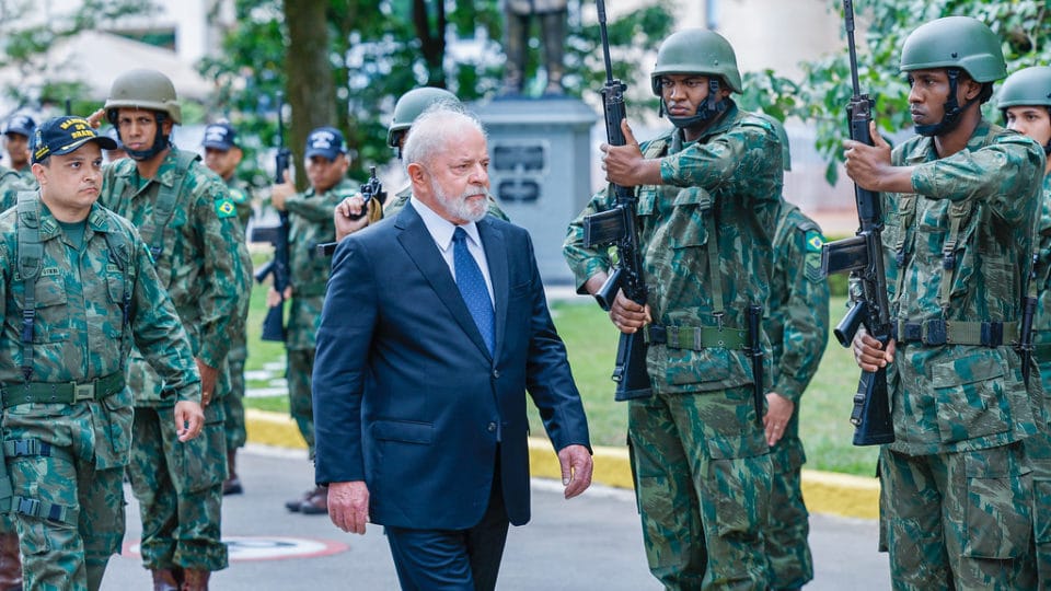 A Defesa nacional deve ser prioridade: a soberania se defende