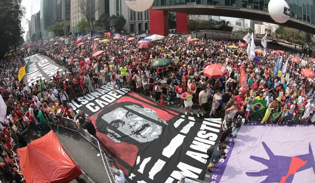 Mais que uma eleição: o Brasil em disputa