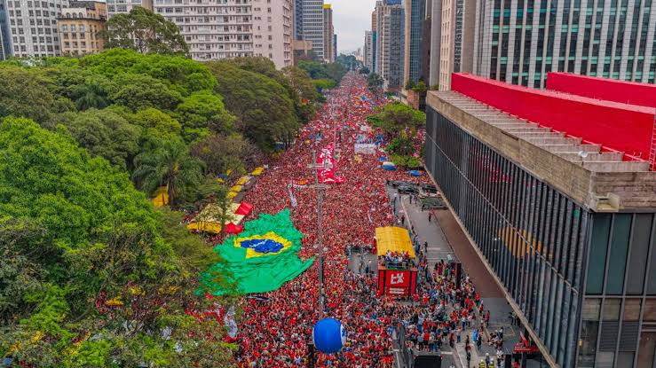 Reflexões iniciais sobre o vitorioso levante eleitoral no Brasil