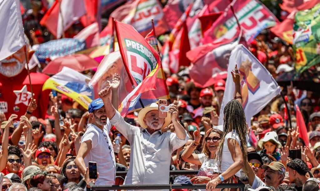 O futuro do Brasil em disputa: levante contra a barbárie